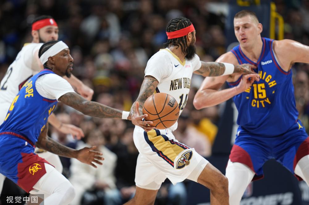 借其出色的 借其出色的