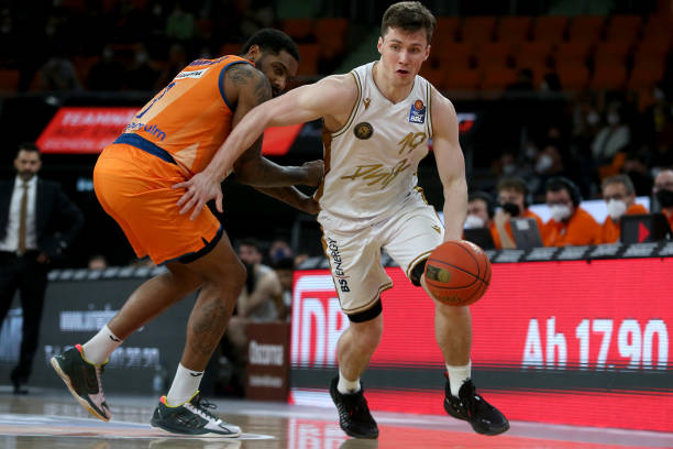 这位年轻的 这位年轻的