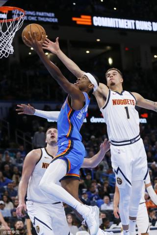 年亮相时 年亮相时